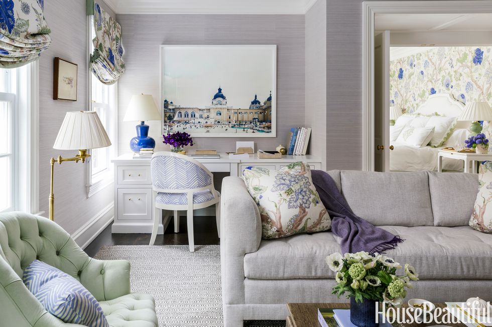 This Charming Weekend Escape Turns Floral Print into a Contemporary Accent